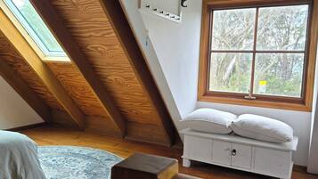 3 habitaciones, tabla de planchar con plancha, wifi y ropa de cama