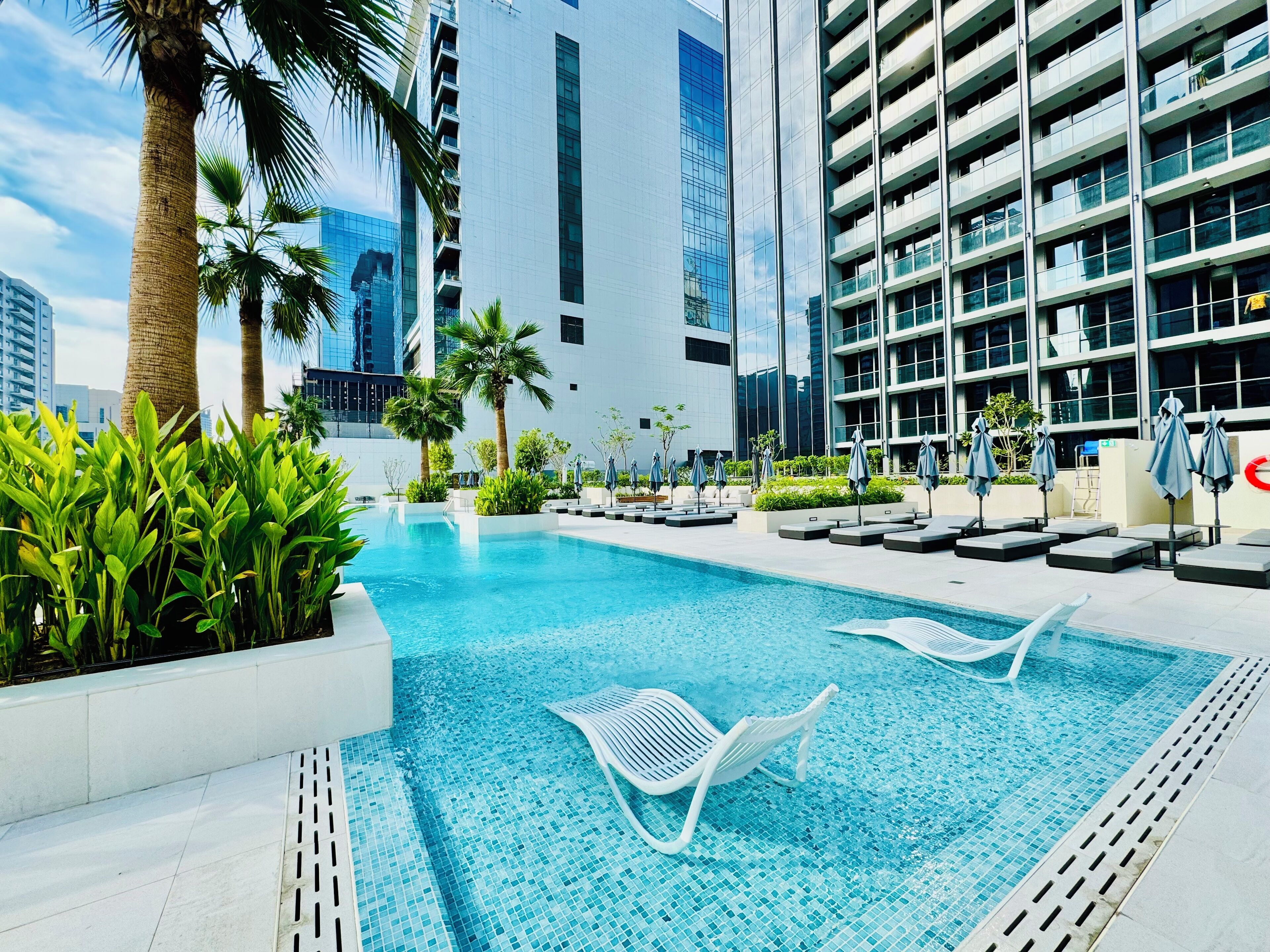 حمّام سباحة خارجي