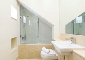 تجهيزات دش، مجففات شعر، مناشف، صابون