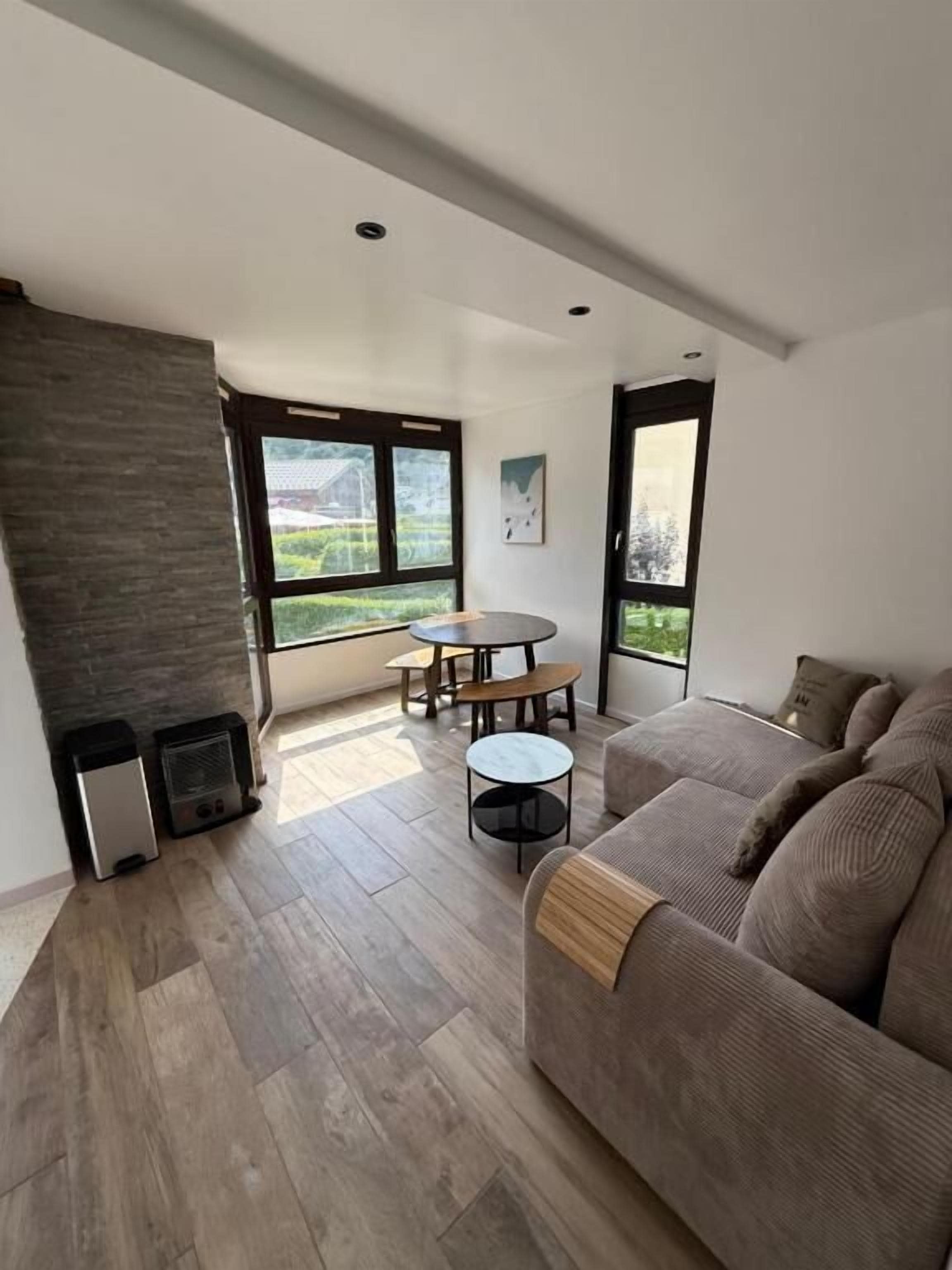 Classic-Apartment, Balkon, Bergblick | Wohnbereich