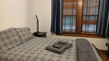 1 室のベッドルーム、WiFi、ベッドシーツ