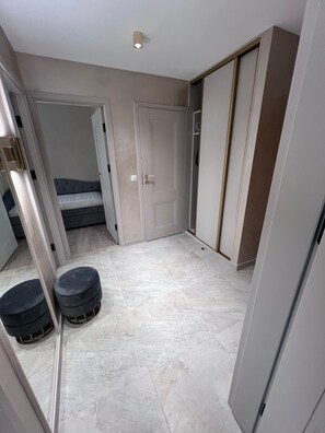 Soundproofing, iron/ironing board, free WiFi - Apartment P&O- Grzybowska 5  (Warsaw)