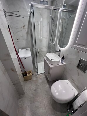 Bathroom - Apartment P&O- Grzybowska 5  (Warsaw)