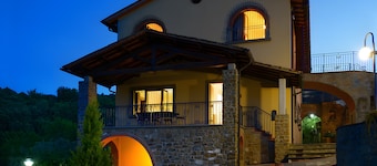 Studio 'Stanzino degli Attrezzi del Griccia' with Pool, Wi-Fi & Air Conditioning