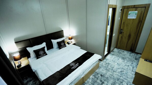 Double or Twin Room | Laptop workspace, free WiFi