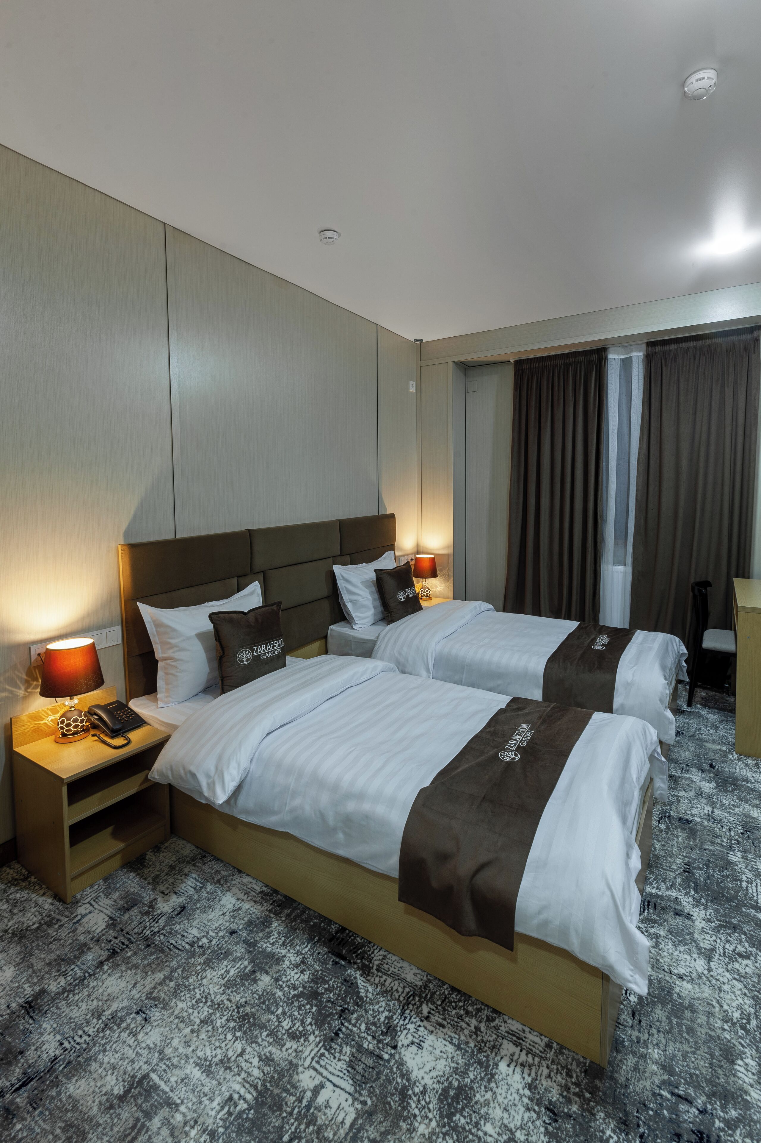 Kamer, 1 twee- of 2 eenpersoonsbedden | Een laptopwerkplek, gratis wifi