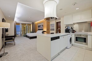 Basic Apartment, City View | Private kitchen - Abi Holidays Dubai Mall Fashion Avenue  (Dubai)