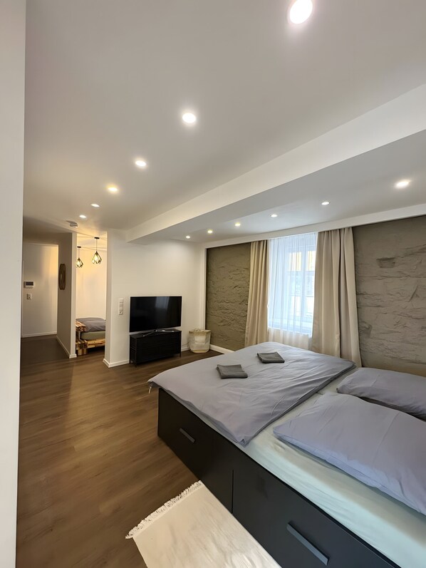 2 dormitorios, tabla de planchar con plancha, wifi y ropa de cama