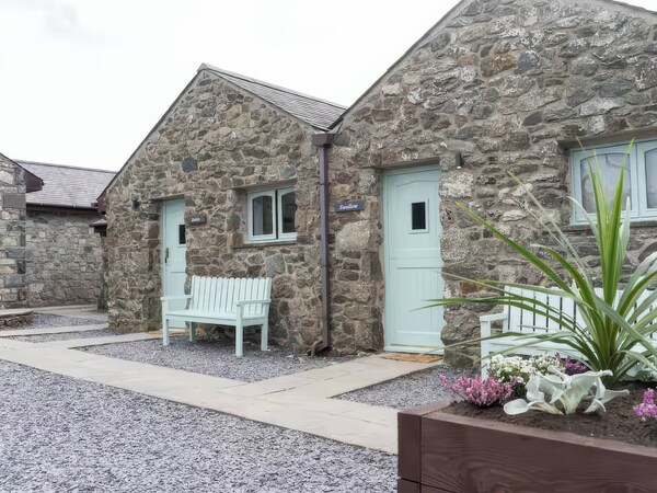 Black Bird Cottage - Anglesey