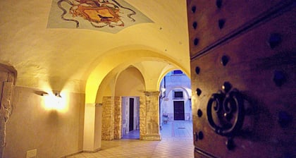 The Poets' Retreat - Step Back in Time Relax in Elegance