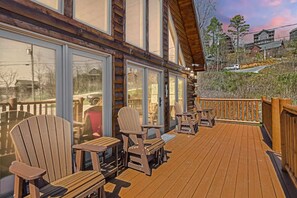 House - Mystic Cabin in Gatlinburg (Gatlinburg)