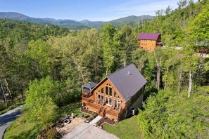 House - Mystic Cabin in Gatlinburg (Gatlinburg)