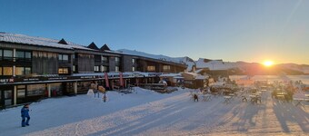 Mountain View Studio, Ski in, Garage included