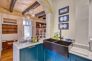 Interior - Luxury studio with Maltese balcony LDEM2-1 (Valletta)