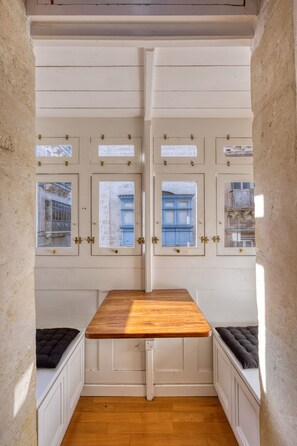 Interior - Luxury studio with Maltese balcony LDEM2-1 (Valletta)