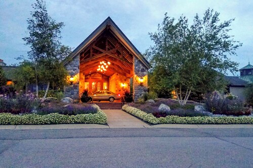 'scenic Sanctuary' 5 Mi to Main St Harbor Springs!