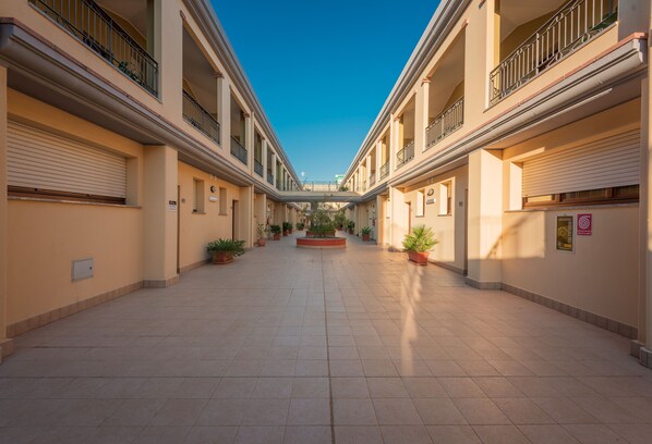 Apartment, 1 Schlafzimmer, Balkon | Unterkunftsgelände