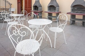 Apartment, 1 Schlafzimmer, Balkon | Speisen im Freien