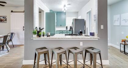 4 Mi to Fort Sill: Modern Home w/ Private Yard