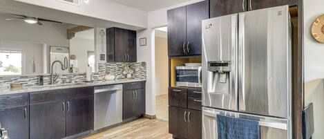 House (4 Bedrooms) | Interior