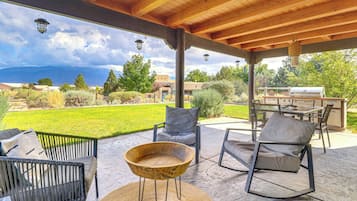 House (4 Bedrooms) | Front of property