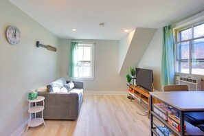 Apartment (1 Bedroom) | Interior - Lake-view Spofford Apartment w/ Shared Dock! (Spofford)