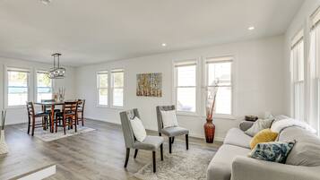 House (4 Bedrooms) | Front of property