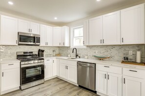 House (4 Bedrooms) | Interior - Walk to River, Parks & Dining: Family Home w/ Yard (National Park)