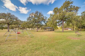 Apartment (2 Bedrooms) | Interior - Walk to Lake Lewisville & Park: Pet-friendly Apt (Little Elm)