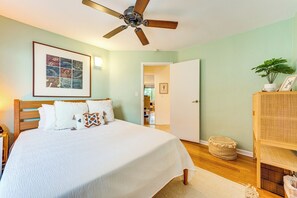 Interior - Rooftop Patio! Kailua-kona Escape 6 Mi to Beach (Kailua-Kona)