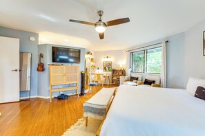 Interior - Rooftop Patio! Kailua-kona Escape 6 Mi to Beach (Kailua-Kona)