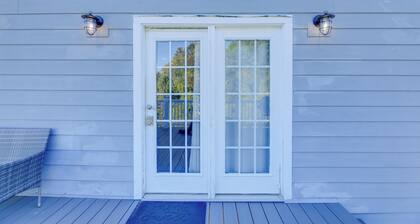 Walk to Fishing Pier, Newport Home w/ Deck!