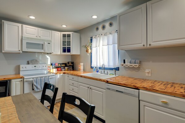 House (2 Bedrooms) | Interior