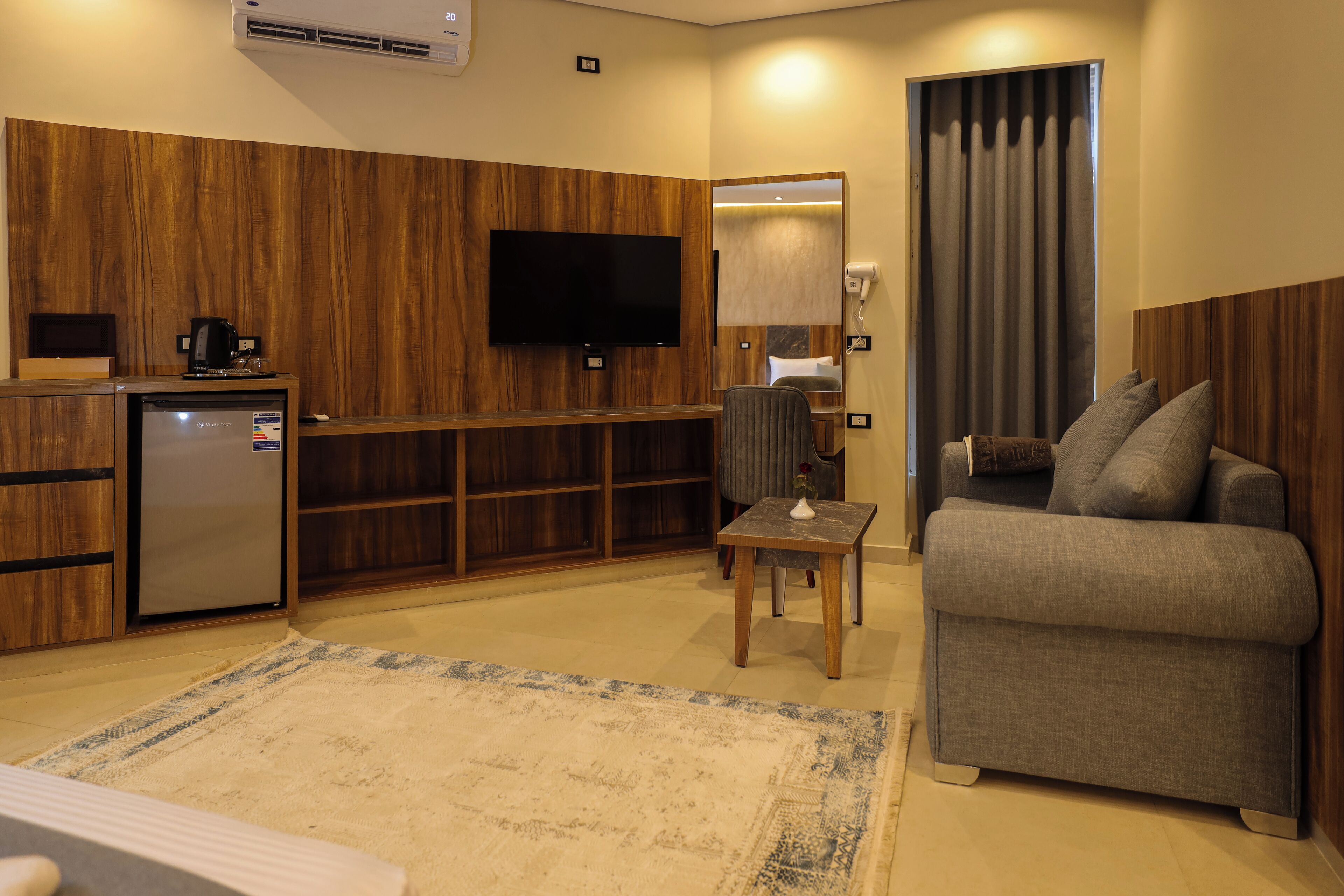 15-room Hotel In Enchanting Cairo Governorate With Ac - Le Caire