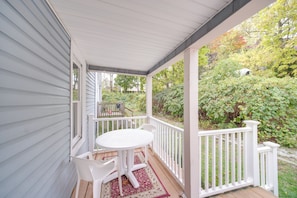 House (5 Bedrooms) | Interior - Modern & Convenient! Group Stay in Highland Square (Akron)