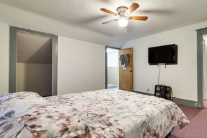 House (4 Bedrooms) | Interior - Easy Dtwn Detroit Access: Pet-friendly Family Home (Detroit)