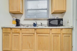 House (4 Bedrooms) | Interior - Easy Dtwn Detroit Access: Pet-friendly Family Home (Detroit)