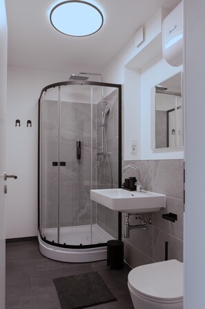 ヘアドライヤー、タオル