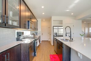 المنشأة من الداخل