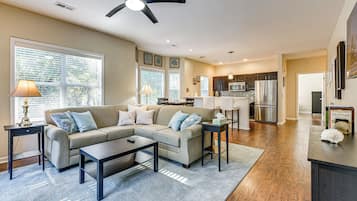 Apartment (2 Bedrooms) | Front of property