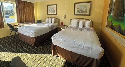 Perfect Beach Escape – 2 Rooms w/ 2 Queens Room Near Ponce de Leon Lighthouse