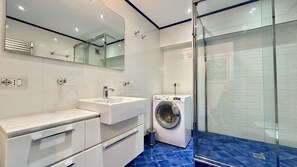 Shower, hair dryer, bidet, towels - Corte Torretta (150m from St. Mark's Square) (Venecia)