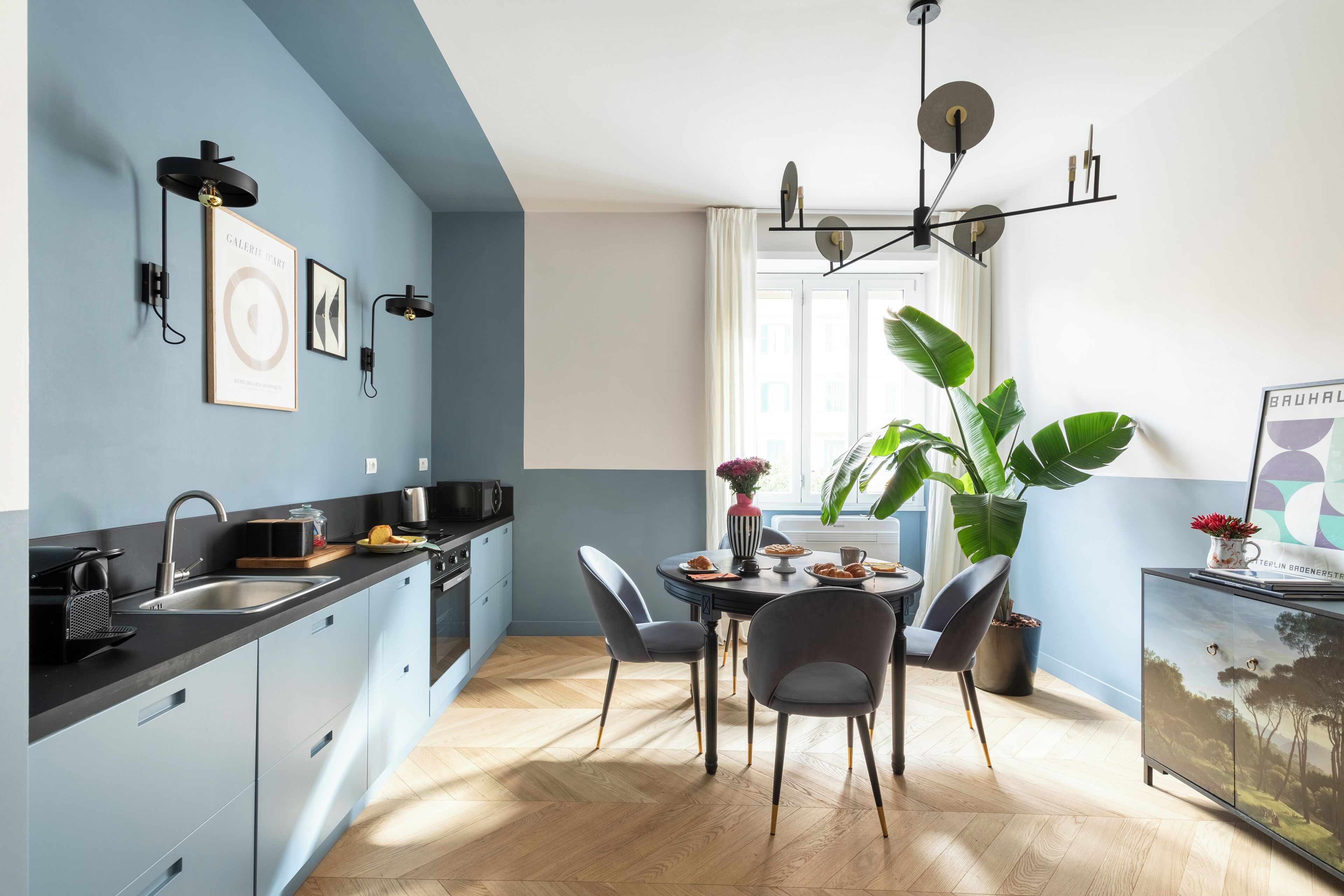 Frigorífic, microones, forn i placa de cuina 