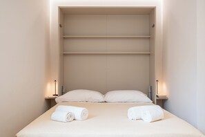 5 bedrooms, internet, bed sheets