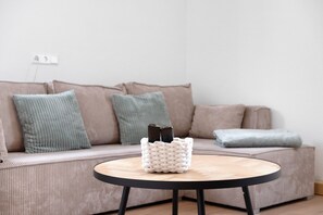 TV - Apartment "Auszeit Schwarzwald" with Private Terrace and Wi-Fi (Furtwangen)