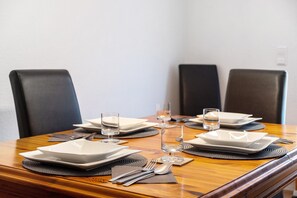 Dining - Apartment "Auszeit Schwarzwald" with Private Terrace and Wi-Fi (Furtwangen)