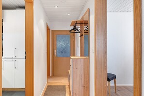 Interior - Apartment 'Auszeit Schwarzwald' with Private Terrace and Wi-Fi (Furtwangen)