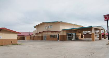 Romantic 3-Room Stay – Explore Guymon’s Best Attractions!