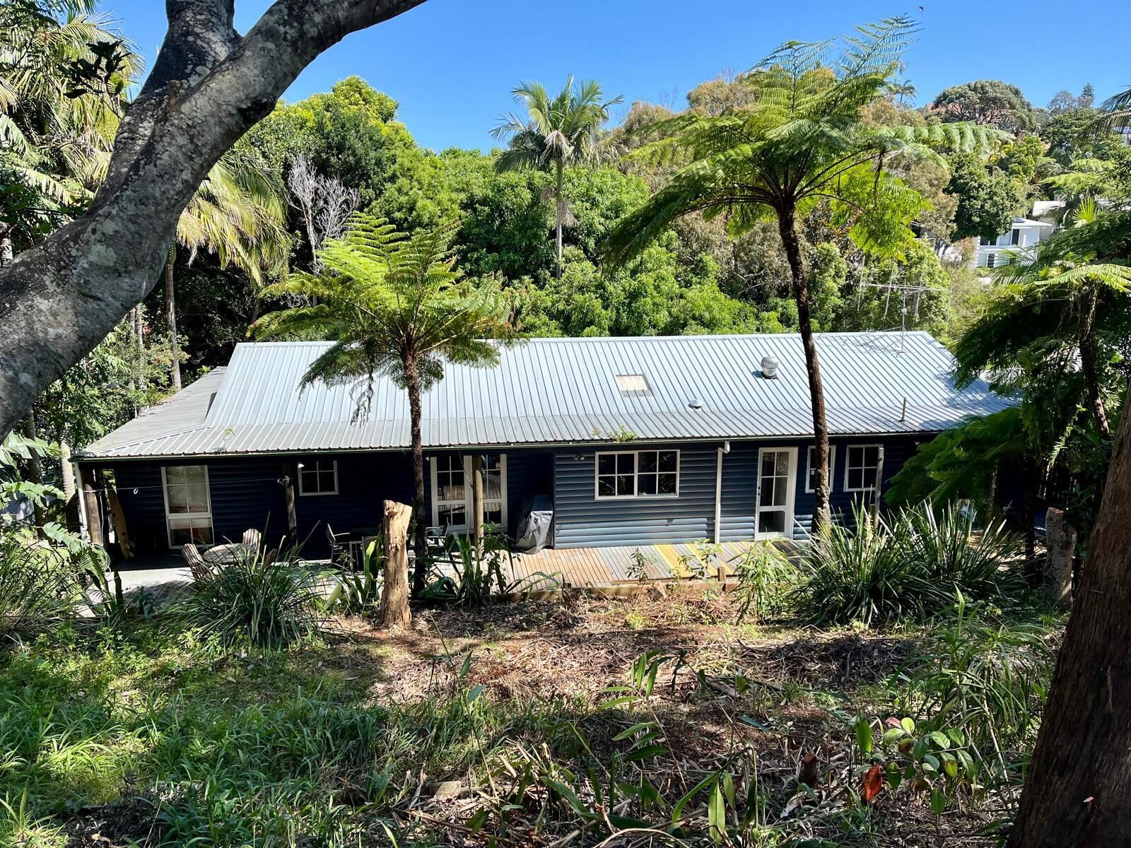 المنشأة من الخارج