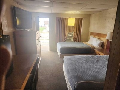 4 Family-Friendly Rooms - Stay in Room with 2 Queen Beds + Private Amenities